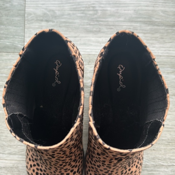 Vici Leopard Print Booties Size 10 - Picture 3 of 4